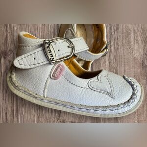 EUC Baby Girls Zapatitos Penny Mary Jane Shoes White SZ 4